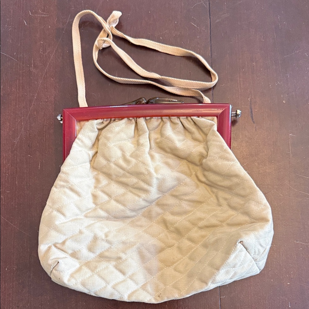 Vintage Beige Quilted Frame Bag w/floral interior, 1950s/1960s Antique